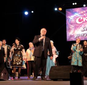 Ансамбль "Скоморошина" , Кулибаба Сергей Иванович-  кандидат искусствоведения, заслуженный работник культуры России .